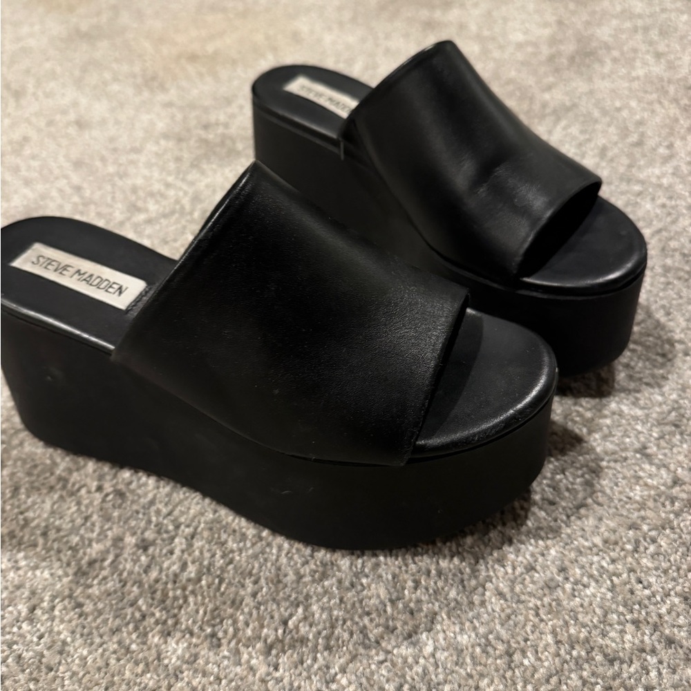 Steve Madden Christa Black Leather Platform Sandal